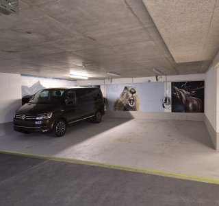 Tiefgarage auch für große PKW geeignet