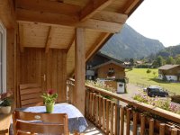 großer Süd-Ost Balkon Blick in die Berge u. Wiesen