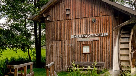Knochenstampfmühle