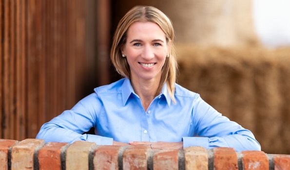 Carretero121024b-4 Flyer small quadratisch