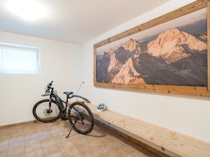 Skikeller und Fahrrad-Garage