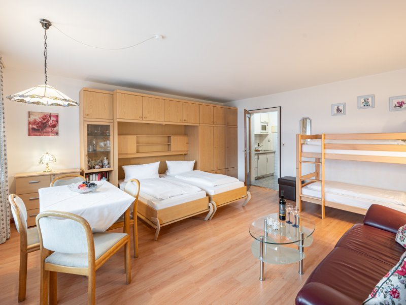 250505 Blattner 169-109 Straubova-0108-HDR-highres