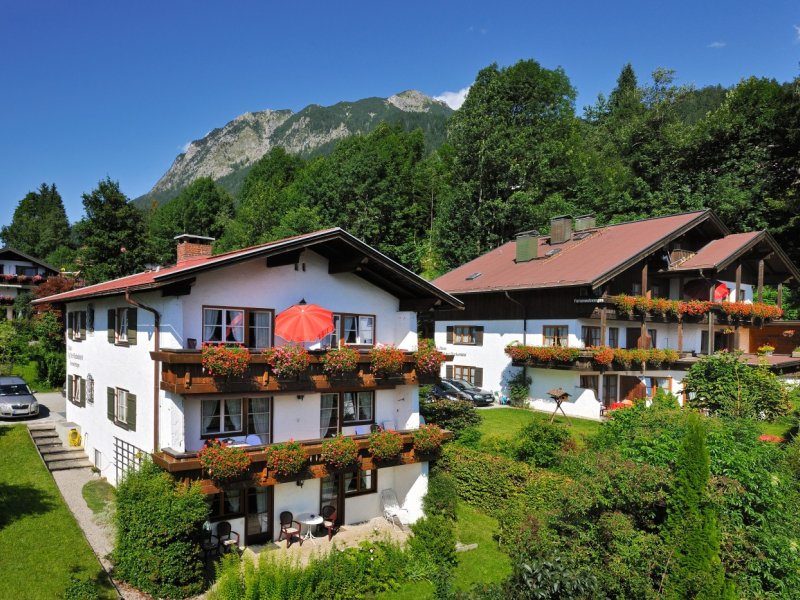 Haus Nr. 8 und 10