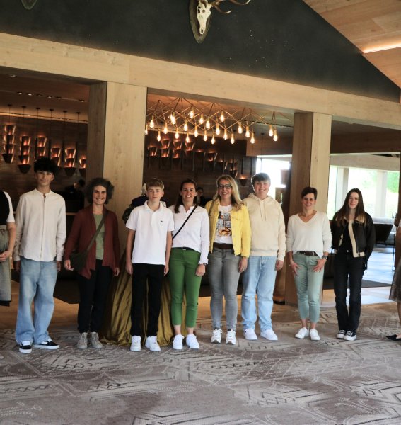 Gruppenbild das während des Tag der offenen Türs im Hotel König Ludwig in Schwangau entstanden ist