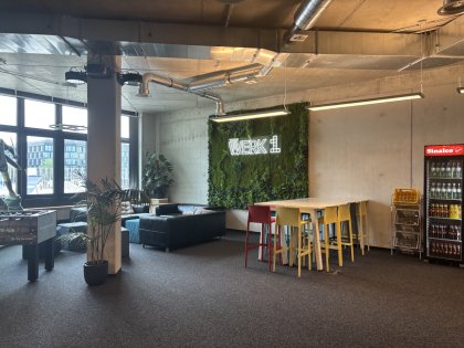 Die Azubis der Azubi TopHotels haben das Werk 1 in München beim Incentive Trip 2025 besucht.