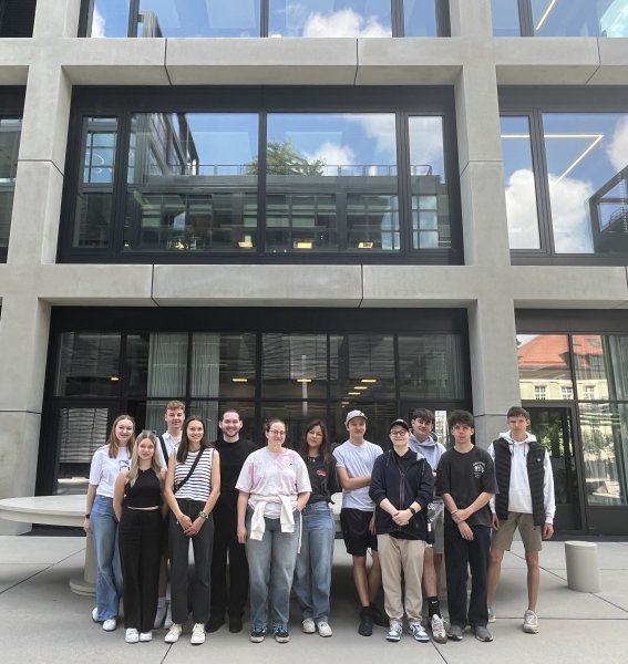 Die Azubis der Azubi TopHotels beim Incentive Trip 2025 in München.