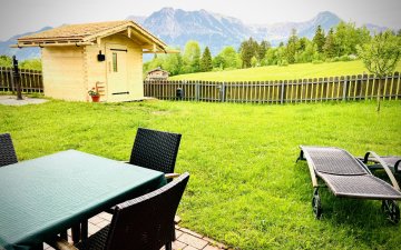 Saunahaus mit Terrasse