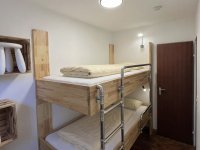 Etagenbett mit Hocker