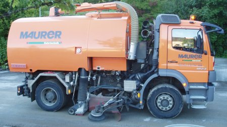 Kehrmaschine-001 Maurer