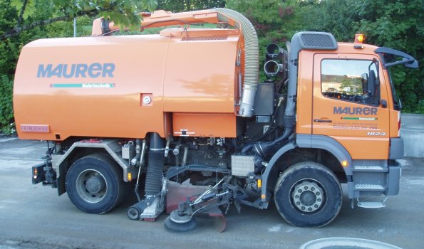 Kehrmaschine-001 Maurer