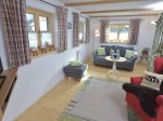 Natürlich mit Flatscreen-TV und Fernseh-Sessel