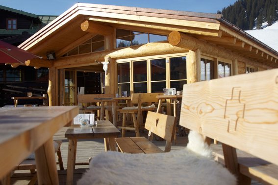 04 grasgehrenhuette skigebiet grasgehren riedbergerhorn familien skischule allgaeu hoernerdoerfer