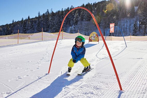 06 schneesport skigebiet grasgehren riedbergerhorn familien skischule allgaeu hoernerdoerfer