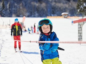 04 schneesport skigebiet grasgehren riedbergerhorn familien skischule allgaeu hoernerdoerfer