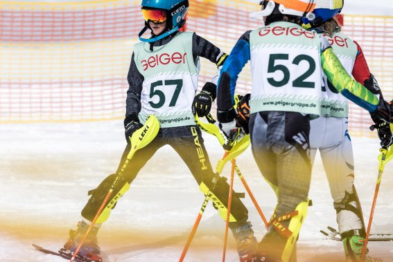 06 rennen skigebiet grasgehren riedbergerhorn familien skischule allgaeu hoernerdoerfer regionalteam oberallgaeu skifahren grasg