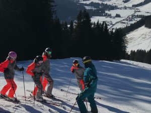 07 snowboardschule skigebiet grasgehren riedbergerhorn familien allgaeu hoernerdoerfer