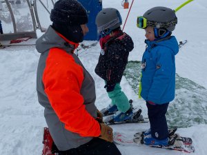 04 snowboardschule skigebiet grasgehren riedbergerhorn familien allgaeu hoernerdoerfer