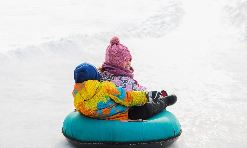 03 snowtubing skigebiet grasgehren riedbergerhorn familien skischule allgaeu hoernerdoerfer