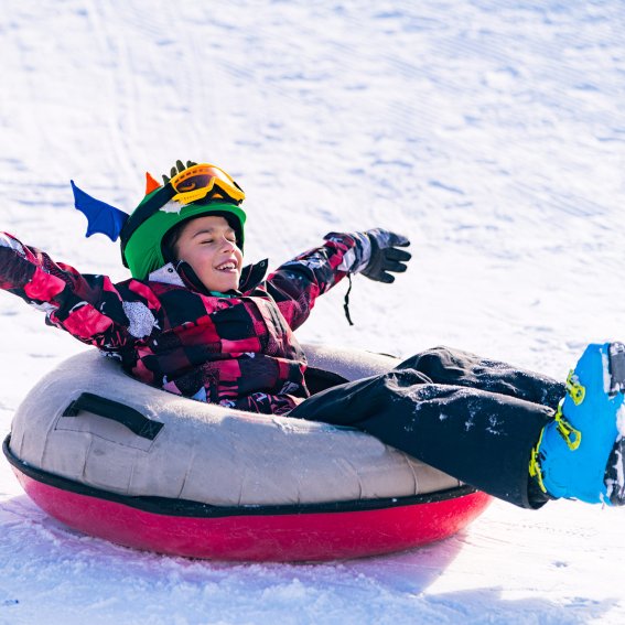 05 snowtubing skigebiet grasgehren riedbergerhorn familien skischule allgaeu hoernerdoerfer