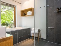 Rosenresli Bad mit Wanne