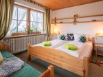 02 zimmer zwei berghausamsoeller soellereck oberstorf zimmer restaurant huette bergbahninklusive allgaeu
