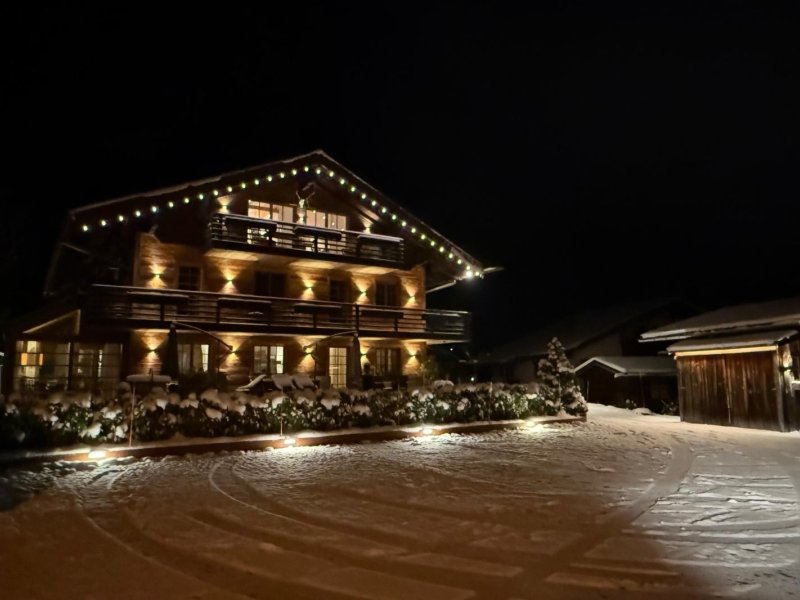 Bergliebe Winter bei Nacht