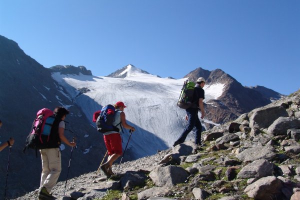 Alpenüberquerung: Oberstdorf-Meran Eindrucksvolle Landschaften: Blick zum Similaun