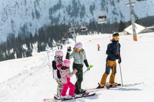 220312 Tourismus Oberstdorf Winter Familie 1364