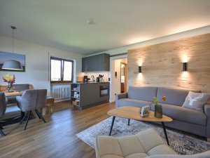 Wohnzimmer Blick auf Küche 