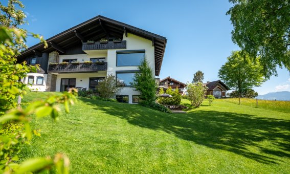 Bergzauber-Chalet-Bolsterlang-Fotografie-Leo-Schindzielorz-DE-Sommer-Allgaeu-Alpen-20250510-10-26-A7C01847-org