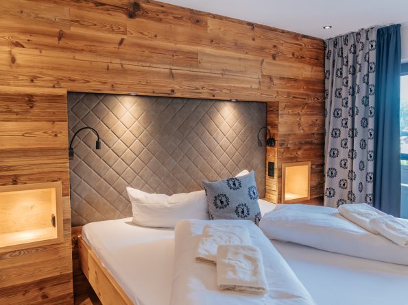Schlafzimmer 2 + Bad Alpencharme-Christian-Maier-Vintsch-2