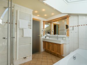 Badezimmer der Kategorie Sonnenkopf im Heuwirt des Berwanger Hof - 4 Sterne Hotel im Allgäu