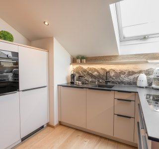 Voll ausgestatte Küche