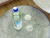 Erfrischendes Mineralwasser auf dem Zimmer