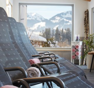 Panorama-Ruheraum mit Bergblick
