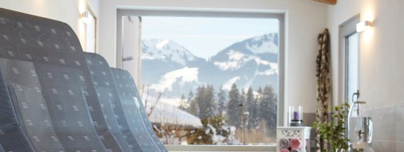 Panorama-Ruheraum mit Bergblick