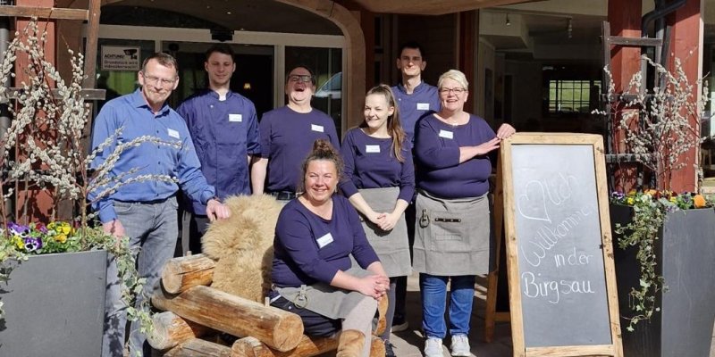 Von Menschen für Menschen - das ist unser Motto bei Ihrer Hochzeit in Oberstdorf. Unser Team sorgt dafür, dass Ihr besonderer Tag ein voller Erfolg ist und Sie sich um nichts kümmern müssen.