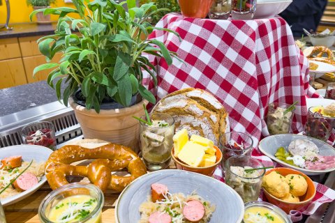Sie haben spezielle Wünsche für die Verpflegung bei Ihrer Familienfeier im Restaurant? Wir gehen auf Ihre Wünsche ein und erstellen Ihnen individuelle Menüs.