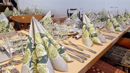 Restaurant für Geburtstagsfeier in der Birgsau im Stillachtal Die Birgsau bietet das ideale Restaurant für Geburtstagsfeier in Oberstdorf. Ob kleine Runde oder mit großer Gesellschaft - wir bieten Ihnen vielzählige Möglichkeiten.