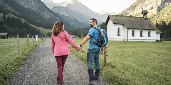 Ein romantischer Spaziergang mit seinen Liebsten in den Bergen, was wünscht man sich mehr? Traumhafte Lage, Raum zum Durchatmen uvm.. Darauf dürfen Sie sich im Hotel in Oberstdorf freuen. Die Birgsau wird Ihr Urlaubszuhause.