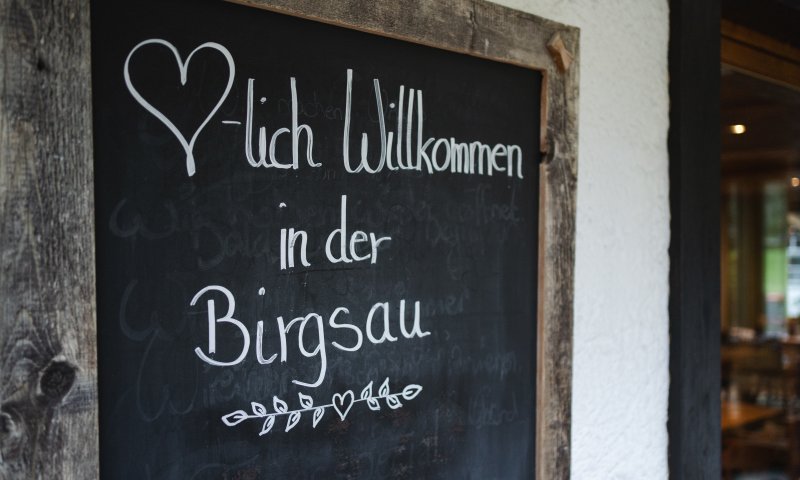 Hier in der Birgsau, Ihrem Hotel Stillachtal werden Sie herzlichst und freundlich empfangen. Der Urlaub kann beginnen und Sie können sich auf eine schöne Zeit freuen.