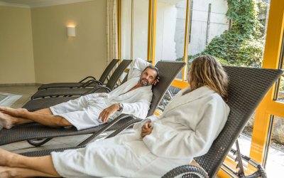 Entspannung pur heißt es im Hotel mit Pool Allgäu, wenn Sie im Wellnessbereich die Seele baumeln lassen.