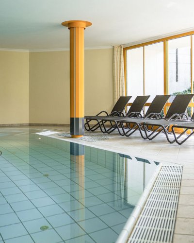 Im Wellnessbereich mit Schwimmbad und Sauna, lässt es sich perfekt entspannen.