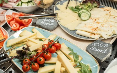 Alles von hier: so schmeckt der Käse gleich noch besser, wenn man weiß, dass er von heimischen Kühen kommt.