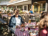 Wildchilds lovebirds Terrasse Brotzeit Kuchen-39