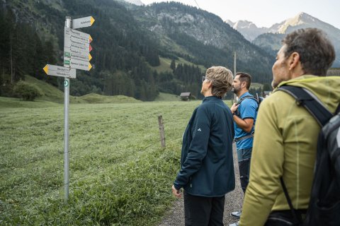 Direkt am Hotel starten zahlreiche Wanderwege in die unberührte Natur und in die Berge. Oberstdorf Wandern steht also nichts mehr im Weg.