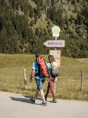 Entdecken Sie gemeinsam mit Ihren Liebsten Oberstdorf und unser Hotel Birgsau und freuen Sie sich auf einen schönen Urlaub in den Bergen.