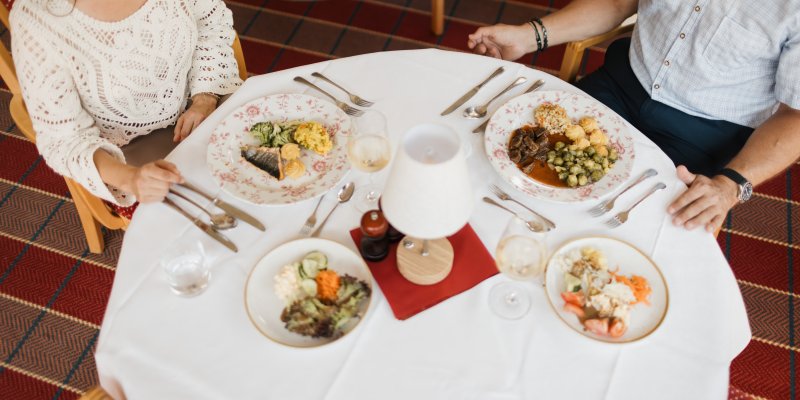 Abendessen im Hotel Birgsau In unserem Restaurant in Oberstdorf erlebt man eine Küche, die das Allgäu auf den Teller bringt – frisch, authentisch und mit Liebe zur Region. Ob Frühstück in Oberstdorf oder Abendessen.