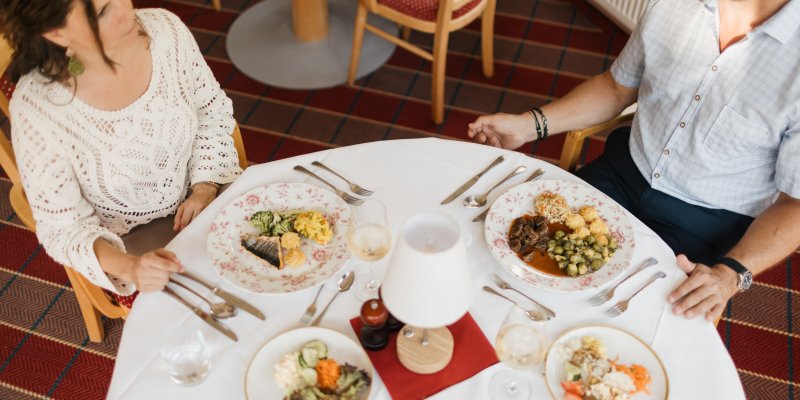 Abendessen im Hotel Birgsau In unserem Restaurant in Oberstdorf erlebt man eine Küche, die das Allgäu auf den Teller bringt – frisch, authentisch und mit Liebe zur Region. Ob Frühstück in Oberstdorf oder Abendessen.