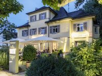 61 Hausansicht Abend 02